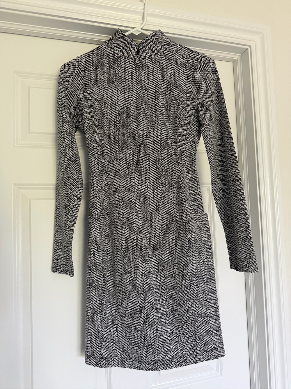 Athleta Black and White Long-Sleeve Knit Dress- never worn